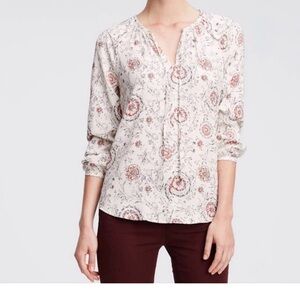 ANN TAYLOR Long Sleeve VNeck Boho Blouse Size M Creme, Gray, Burnt Orange Floral